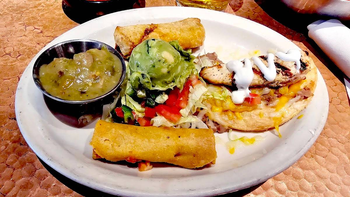 Savina's Mexican Kitchen (formerly La Loma) restaurant in Denver - photo 3