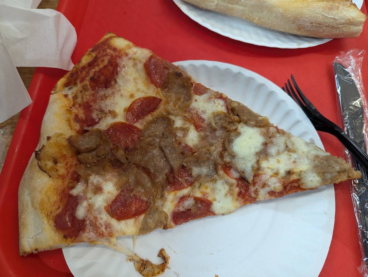 Famous Original Ray's Pizza restaurant in New York - photo 9