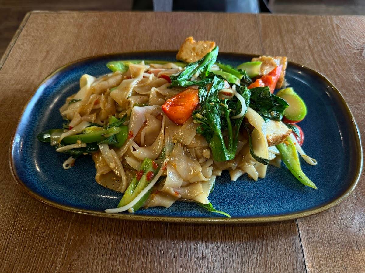 Saap Ver Damn Good! Thai street food restaurant in San Francisco - photo 9