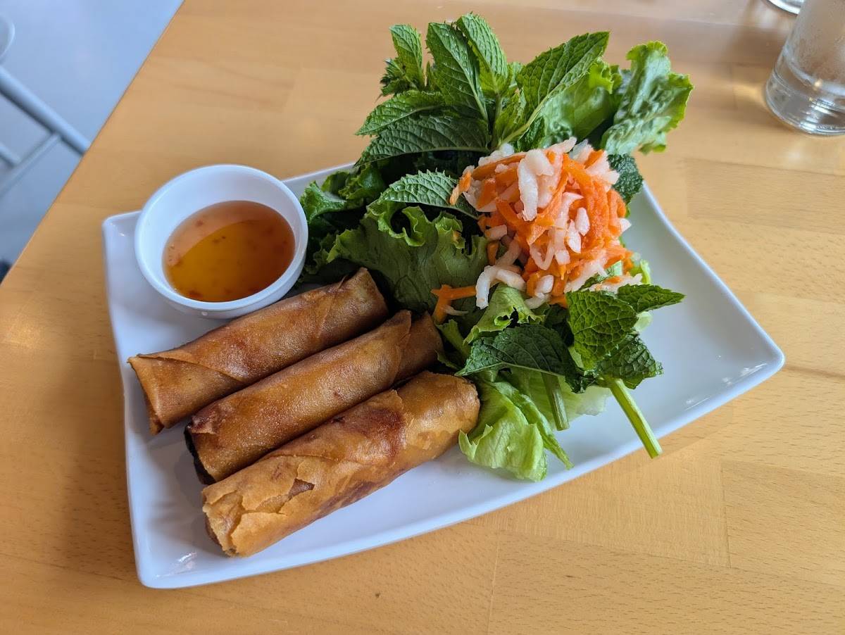 Nong Lá Vietnamese Cafe restaurant in Culver City - photo 7