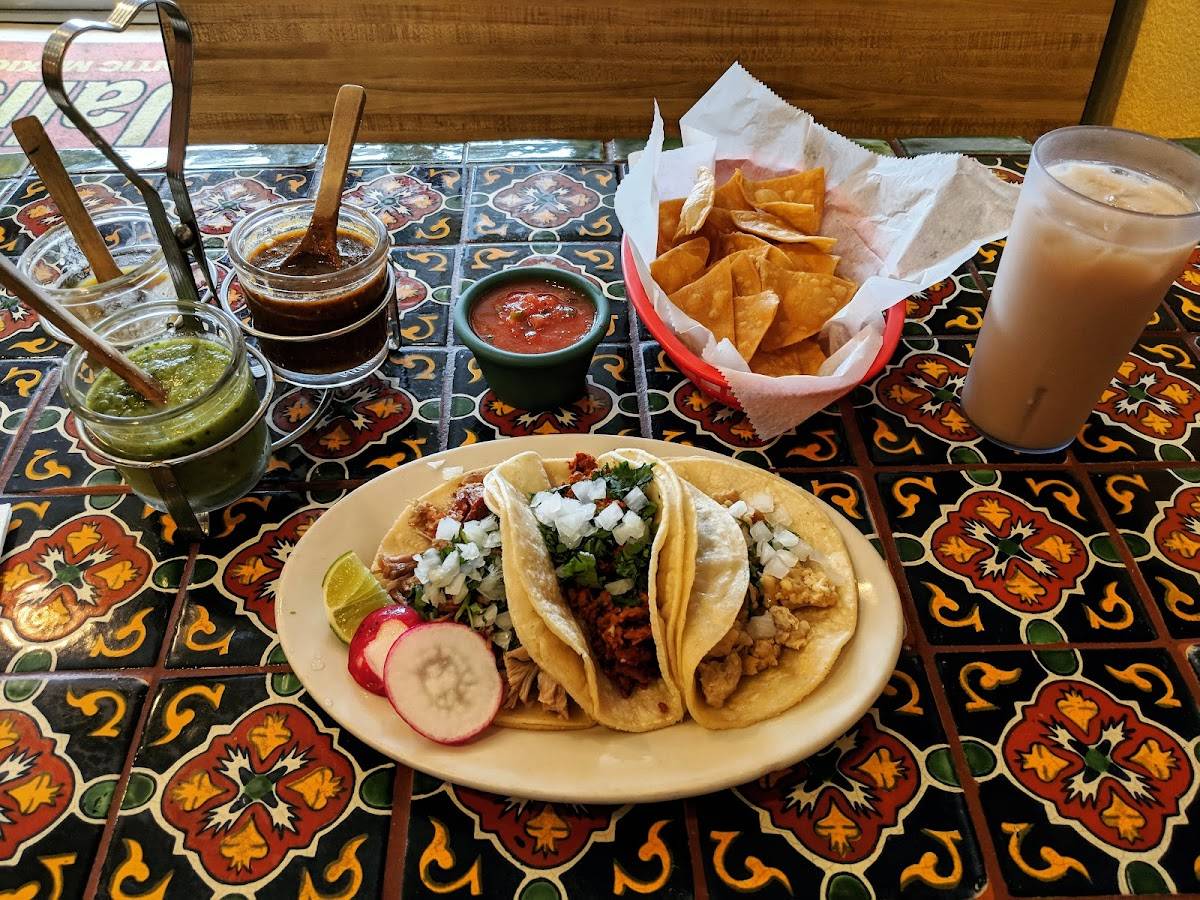 Taquería Jalisco restaurant in Boston - photo 2