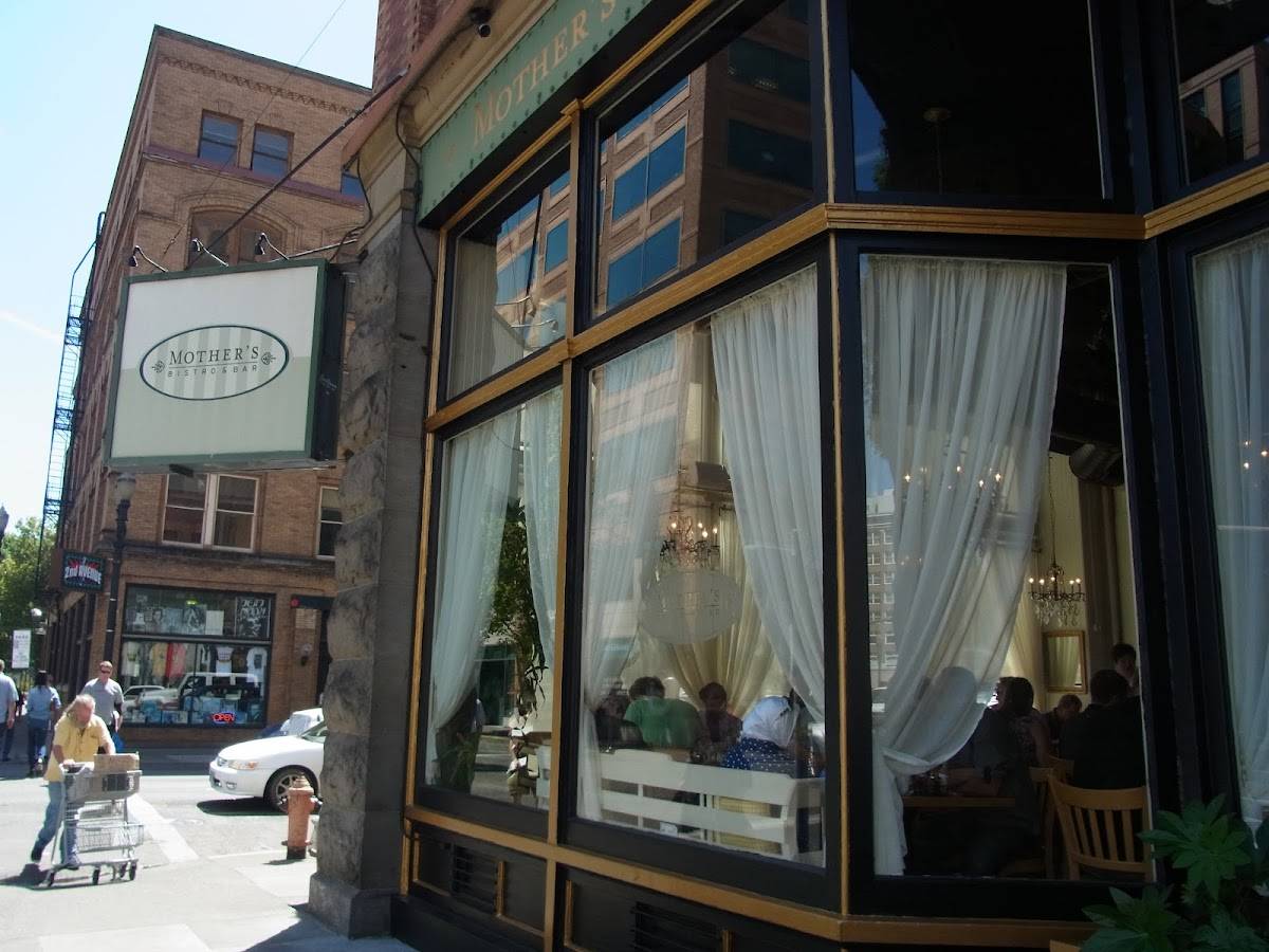 Mother's Bistro & Bar restaurant in Portland - photo 7