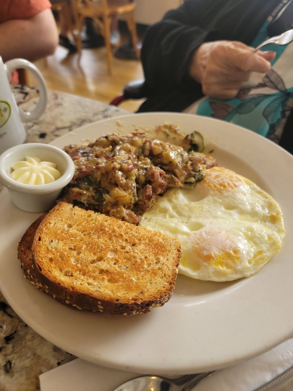 Mother's Bistro & Bar restaurant in Portland - photo 10