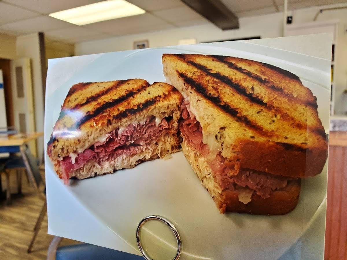 Colonial House of Sandwiches restaurant in Baytown - photo 3