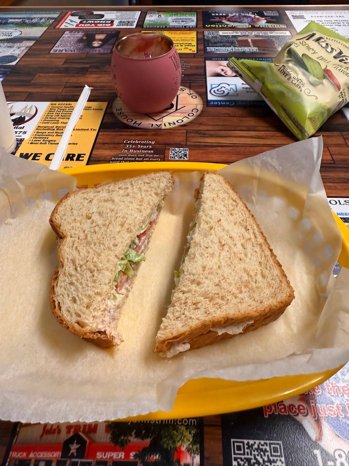 Colonial House of Sandwiches restaurant in Baytown - photo 4