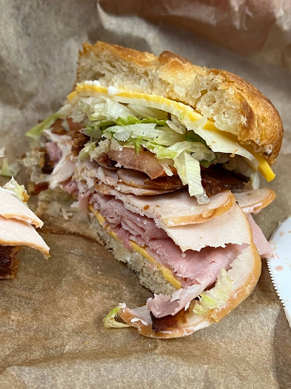 Colonial House of Sandwiches restaurant in Baytown - photo 6