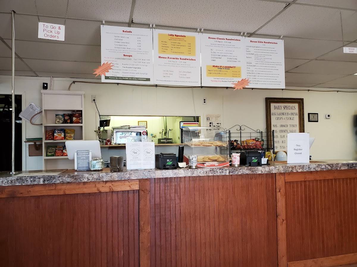 Colonial House of Sandwiches restaurant in Baytown - photo 7