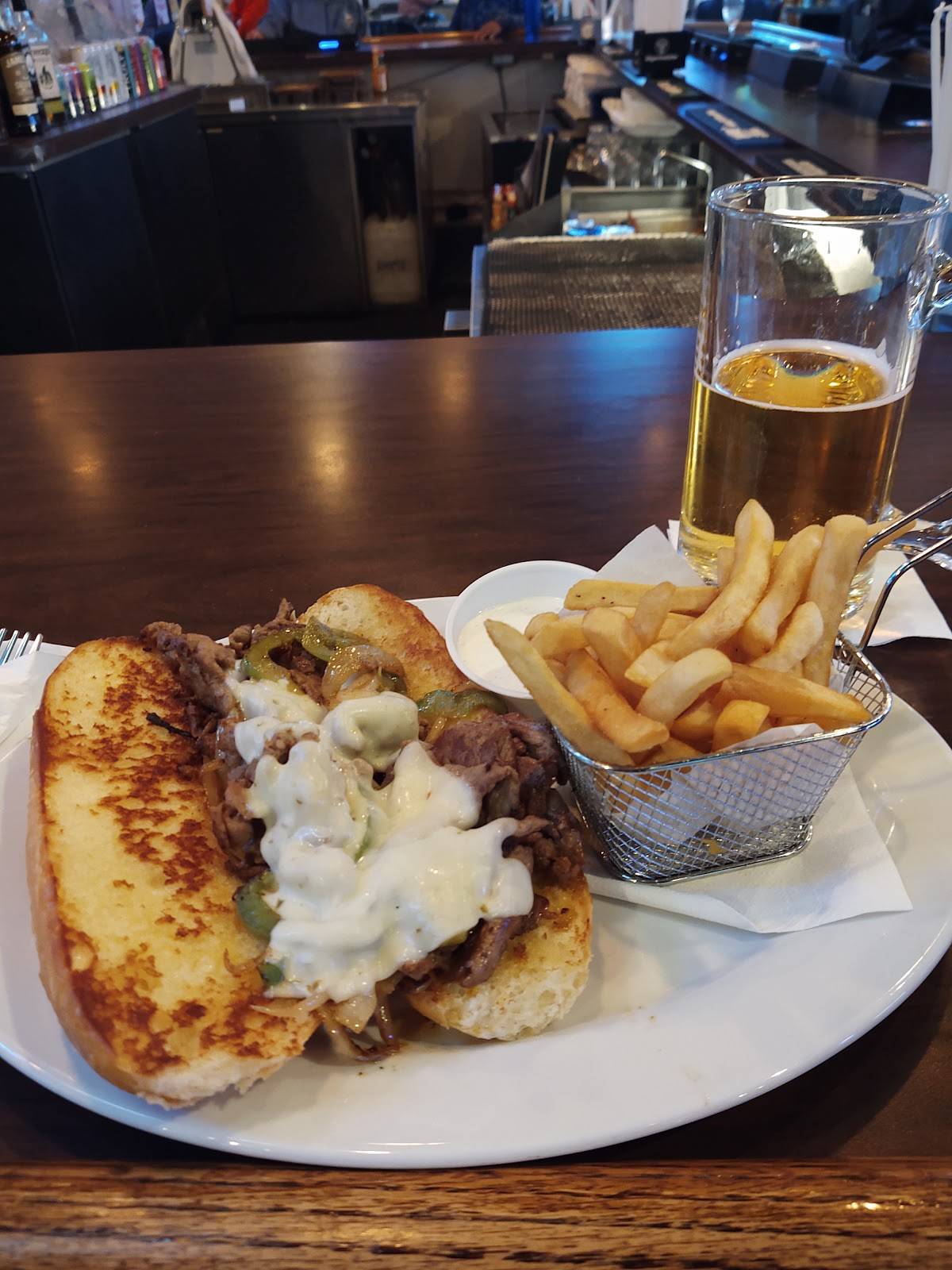 Bully's Sports Bar & Grill restaurant in Sparks - photo 6