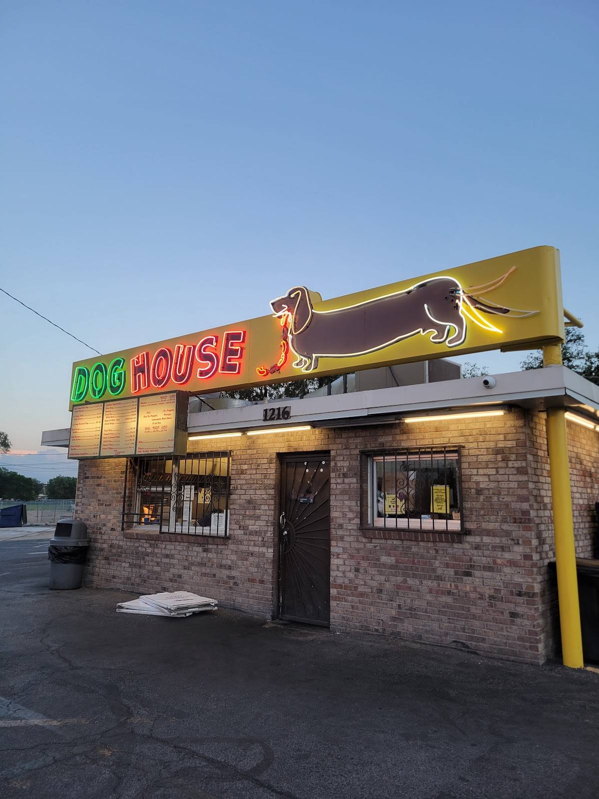 Dog House Drive In