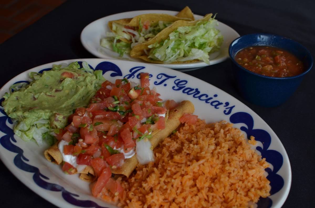 Joe T. Garcia's restaurant in Fort Worth - photo 2