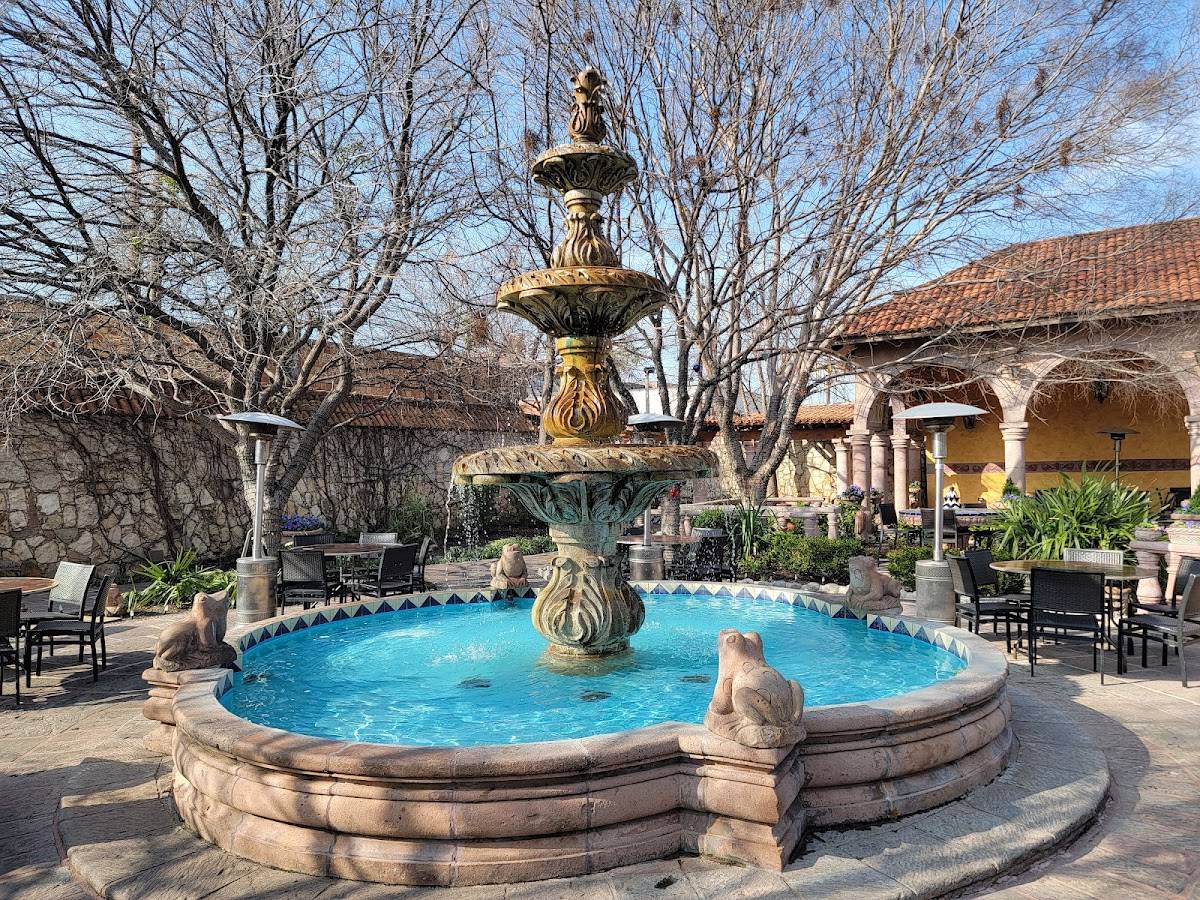 Joe T. Garcia's restaurant in Fort Worth - photo 6