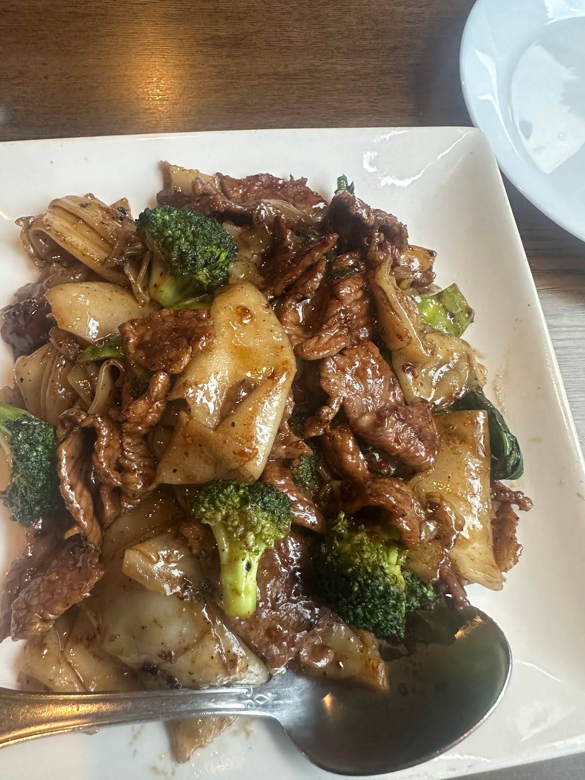 Spring House Thai Kitchen and Pho restaurant in Seattle - photo 2
