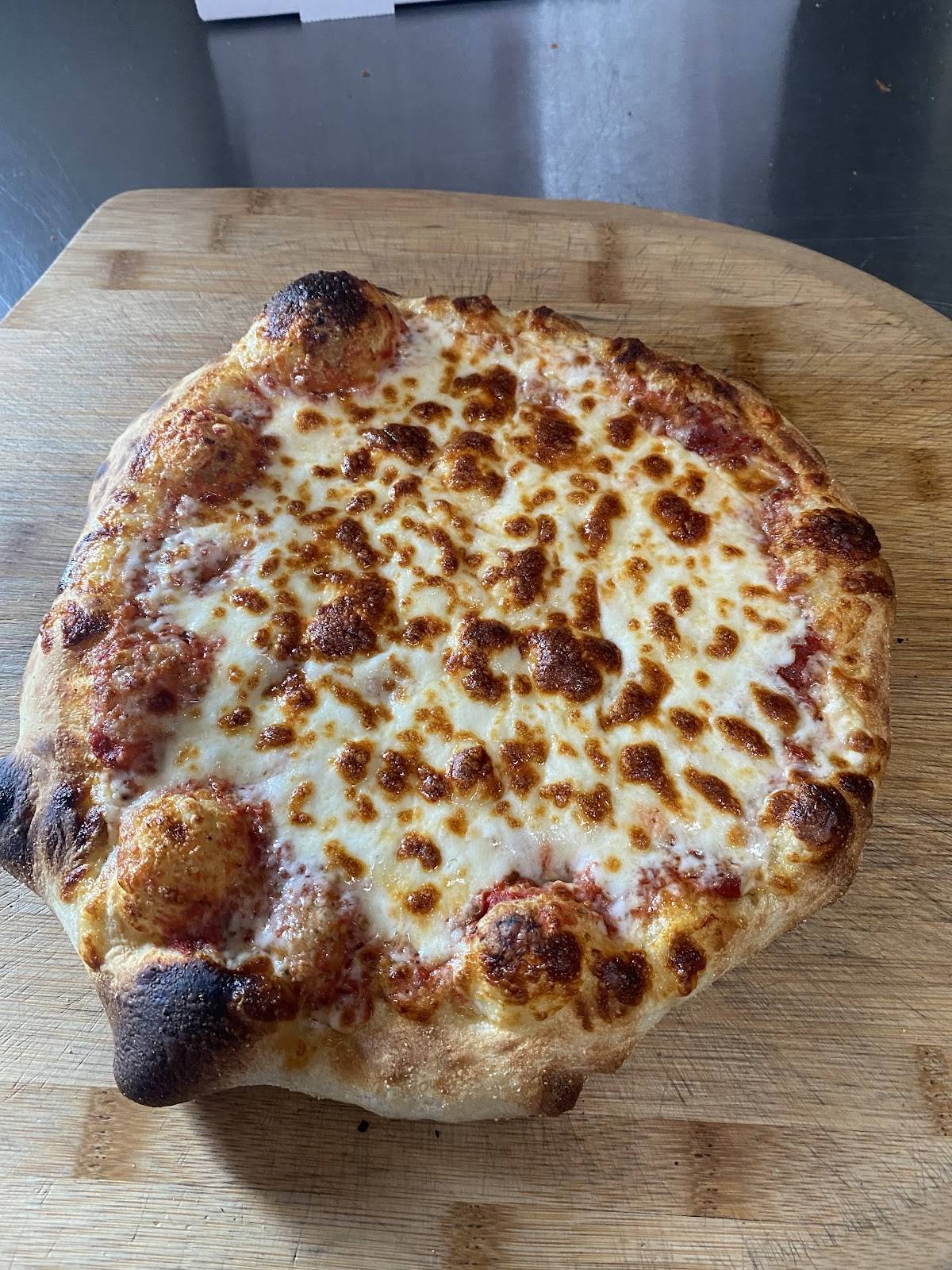 Nomads Brick Oven Pizza restaurant in Prineville - photo 4