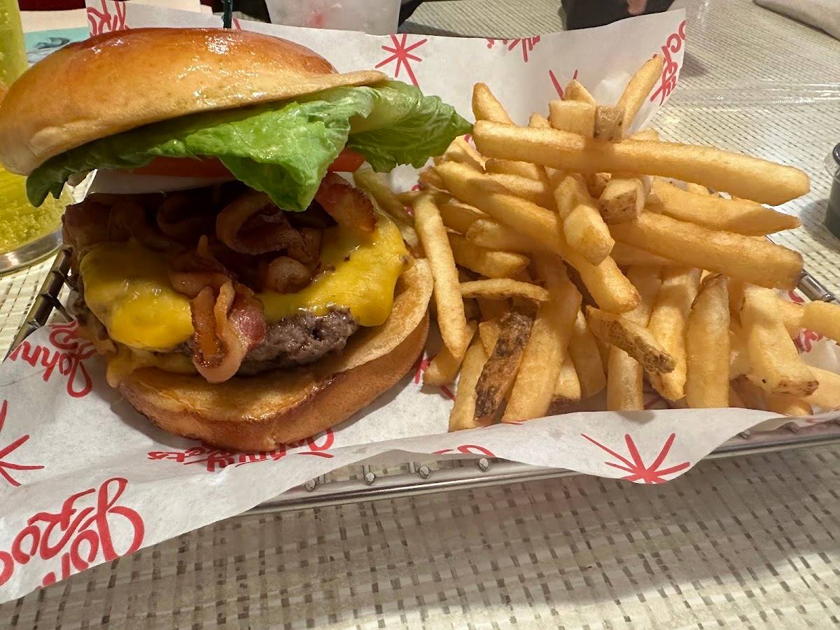 Johnny Rockets restaurant in Reno - photo 4