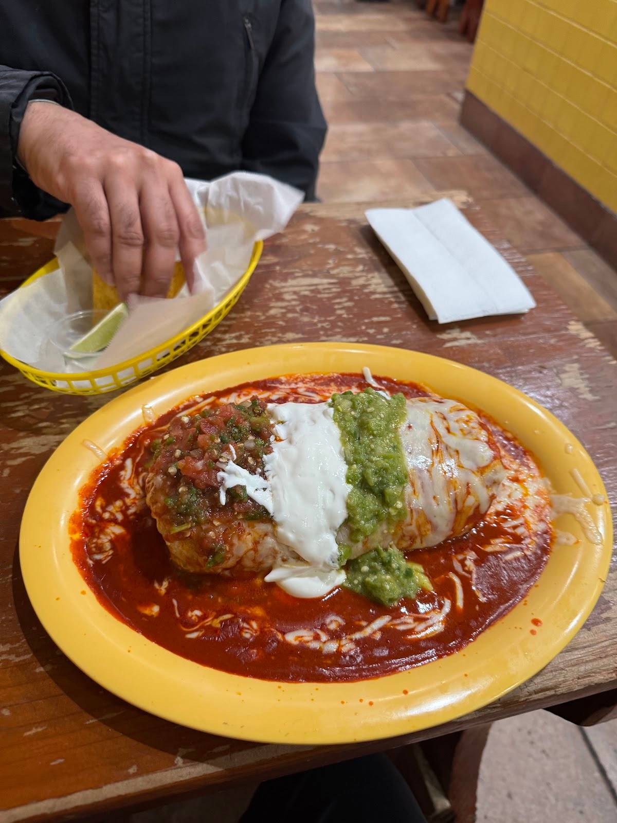Taqueria Cancun - Photo 3