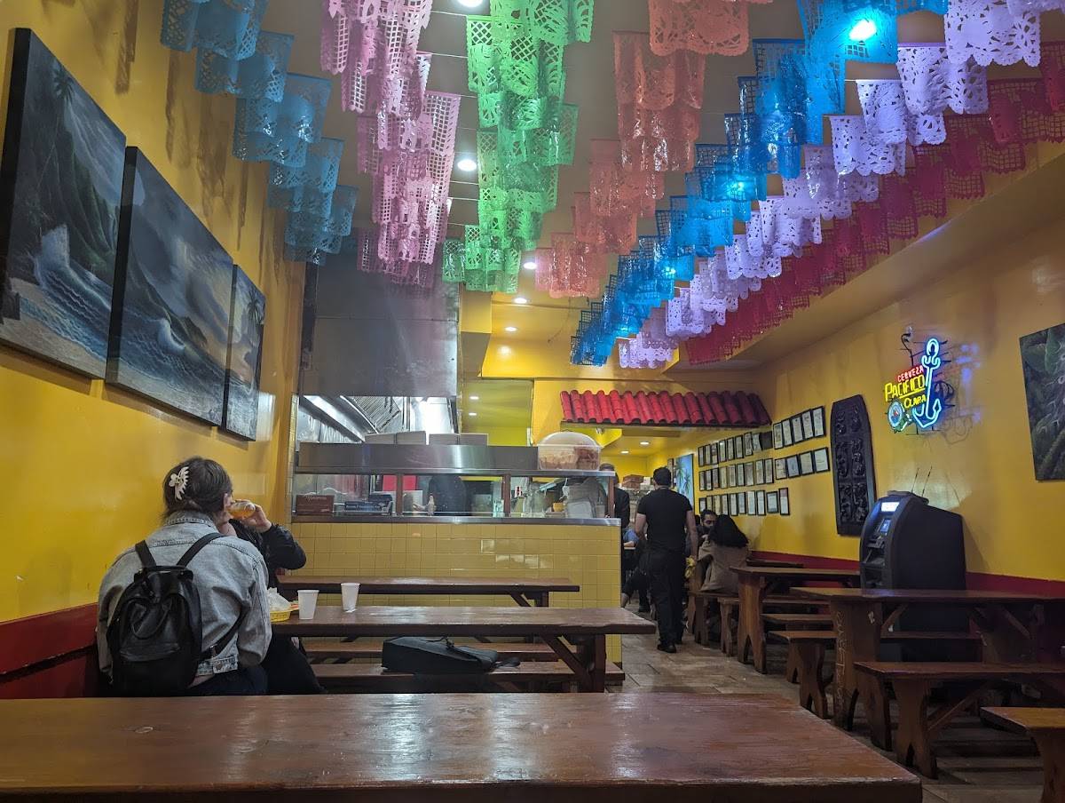 Taqueria Cancun - Photo 4