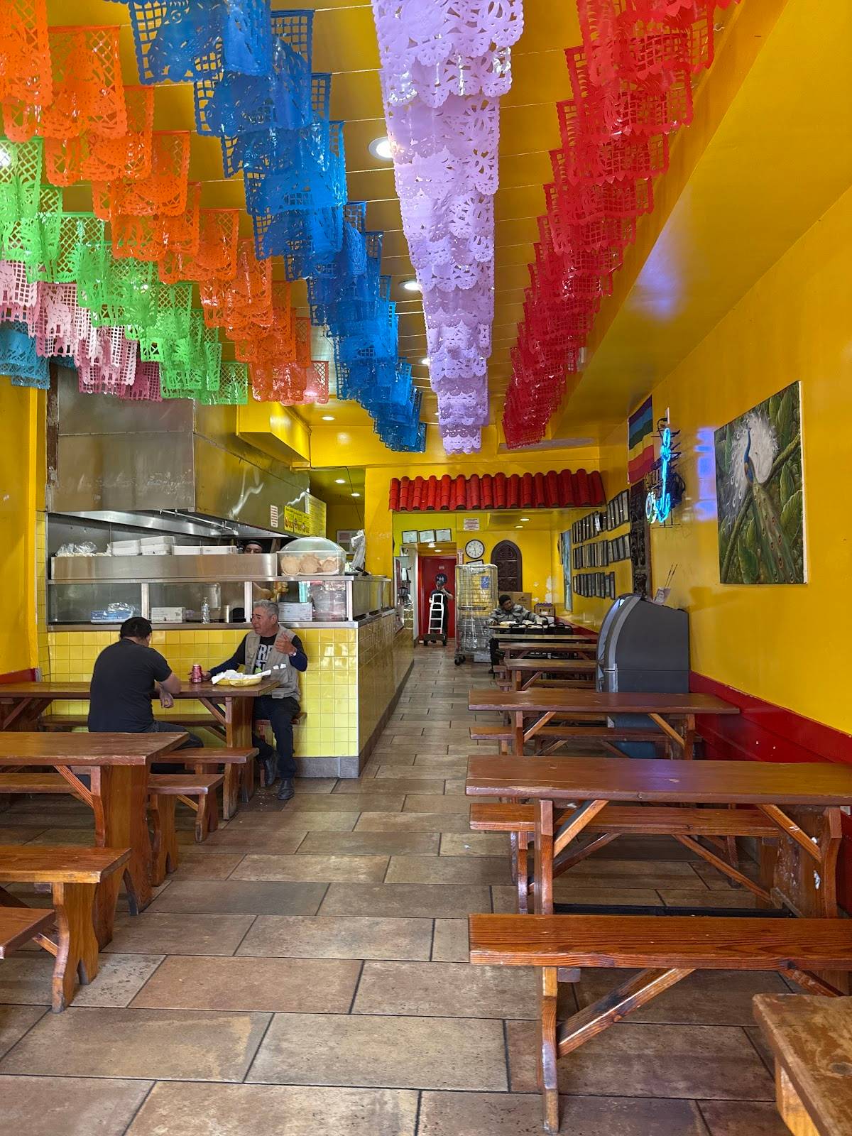 Taqueria Cancun - Photo 5