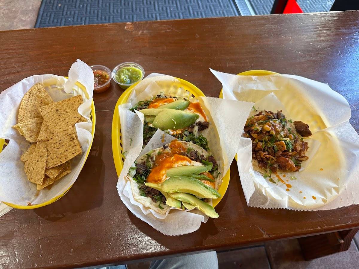 Taqueria Cancun - Photo 6