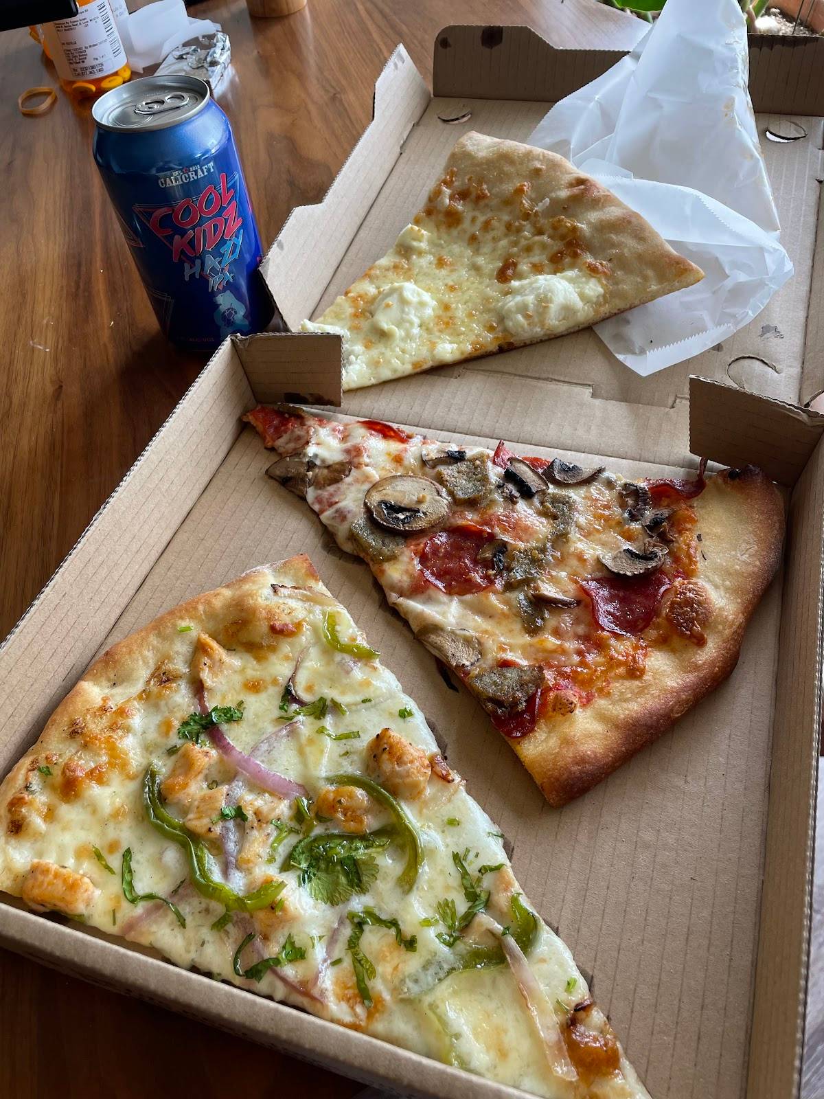 LaRocco's Pizzeria restaurant in Culver City - photo 7