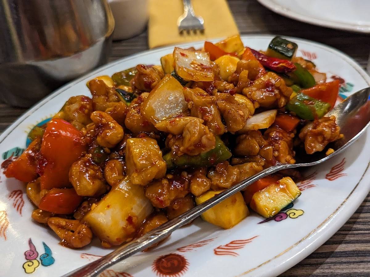 Twin Dragon Chinese Restaurant & Bar restaurant in Los Angeles - photo 9