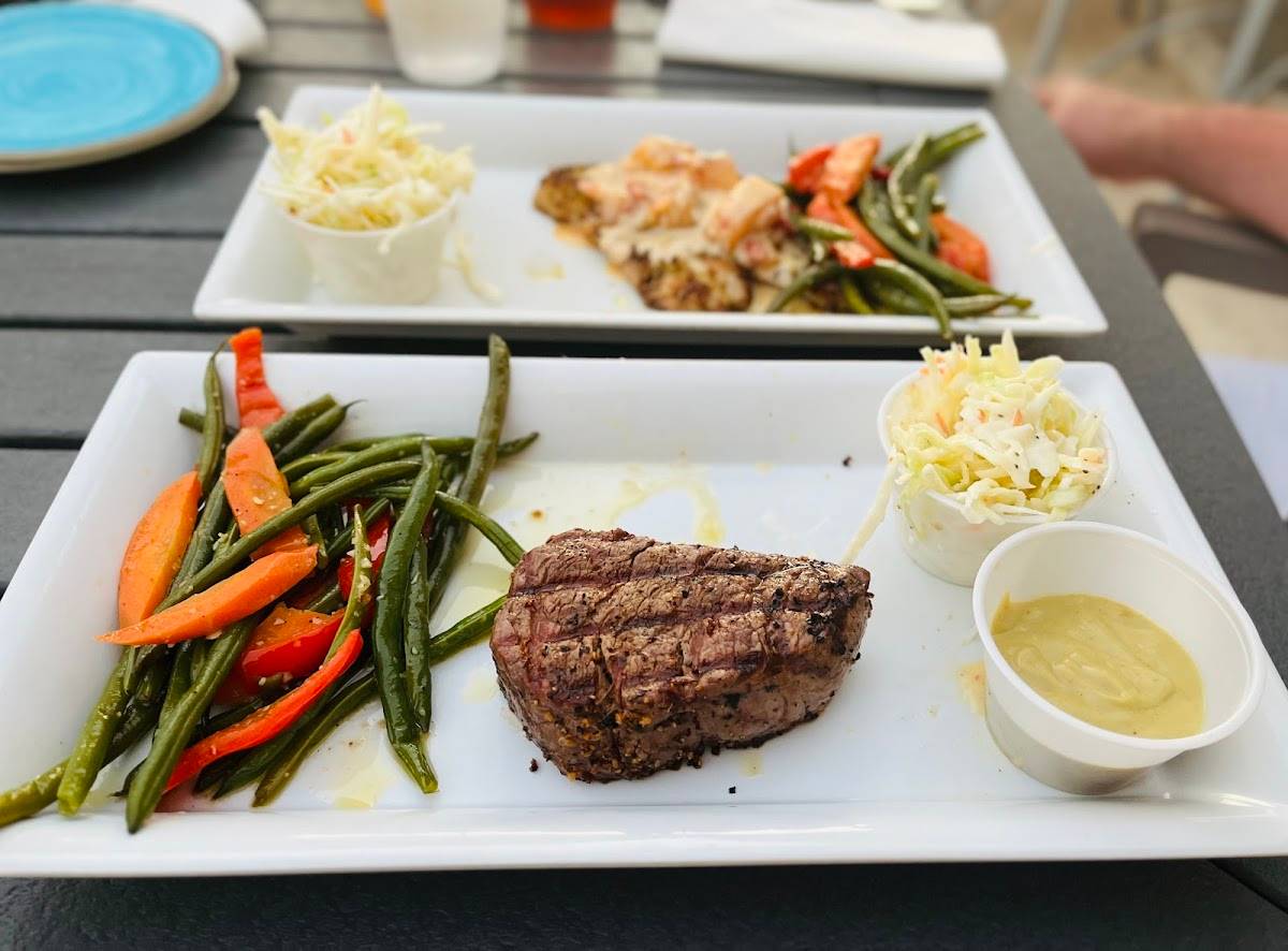 Snook's Bayside Restaurant & Grand Tiki restaurant in Key Largo - photo 2