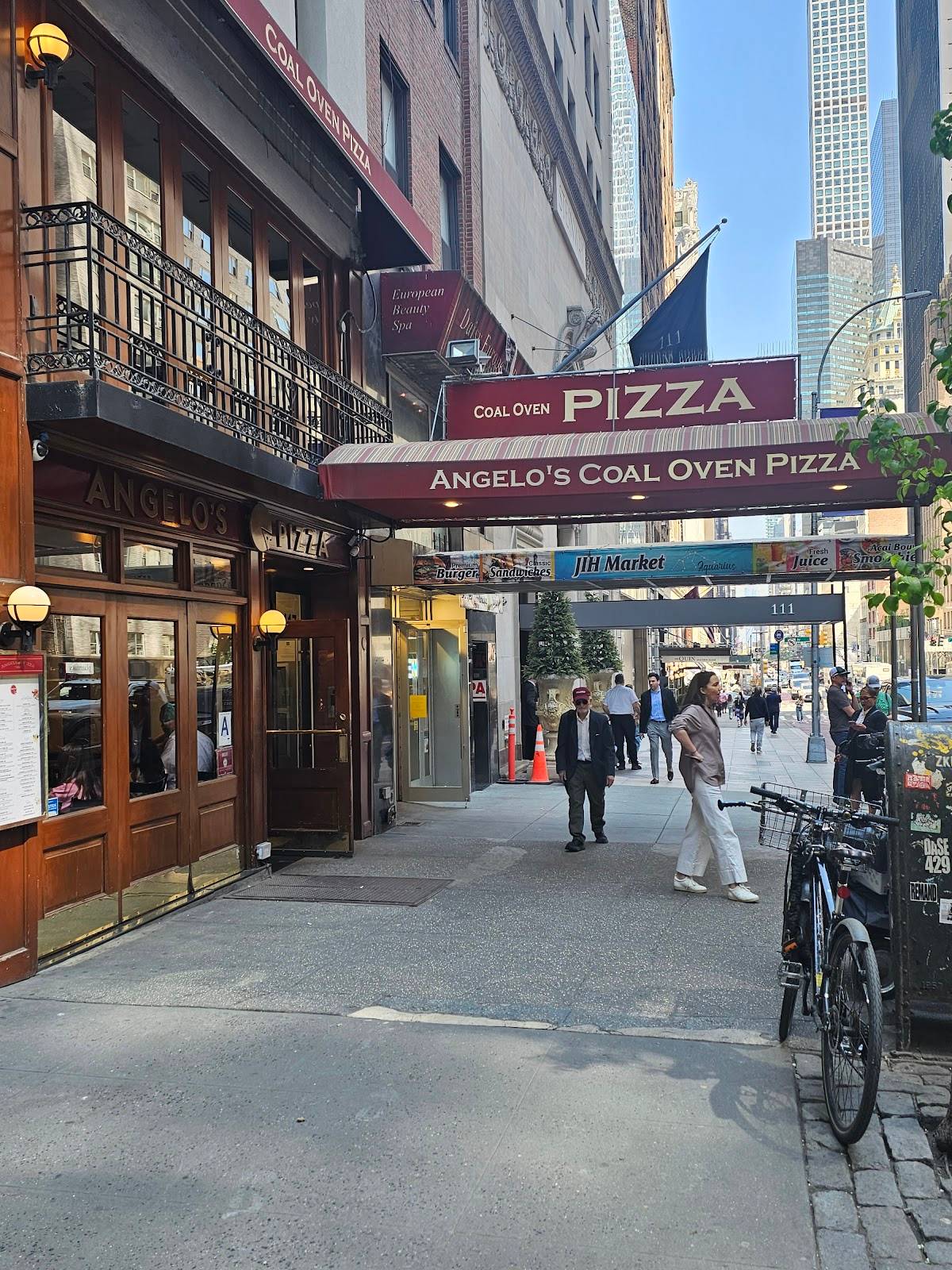 Angelo's Coal Oven Pizzeria restaurant in New York - photo 9