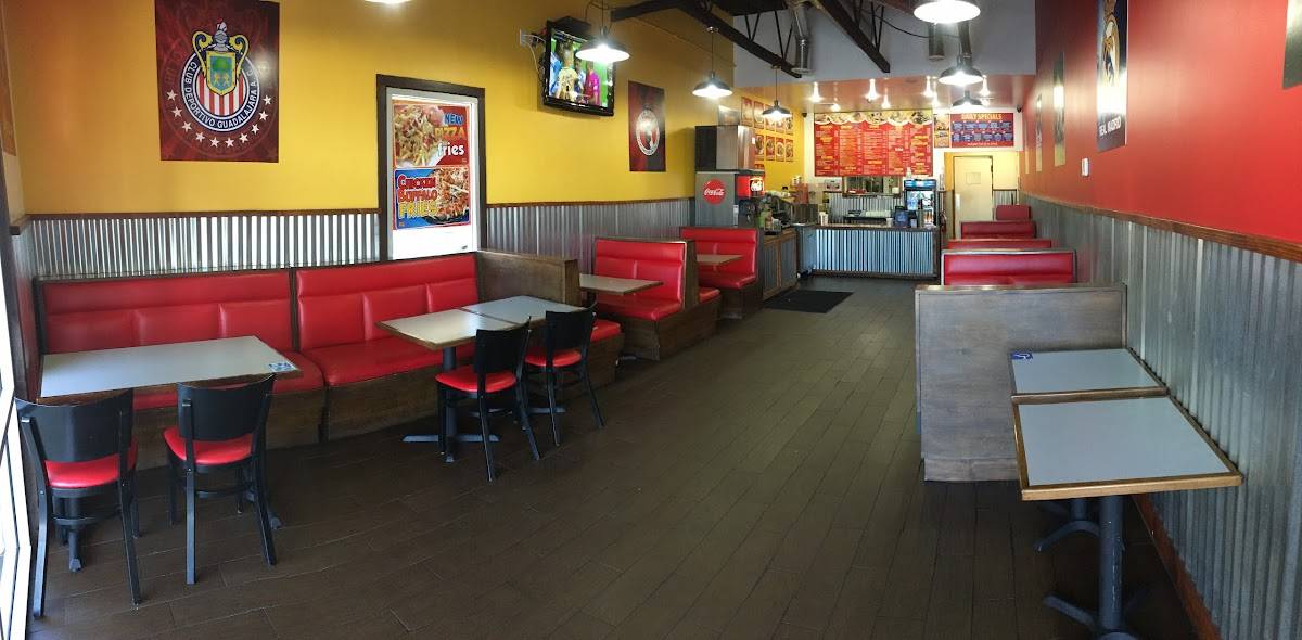 Burros & Fries Palm restaurant in San Diego - photo 3