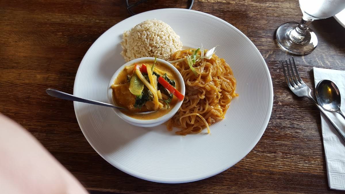 Silver Spoon Thai Restaurant & Bar