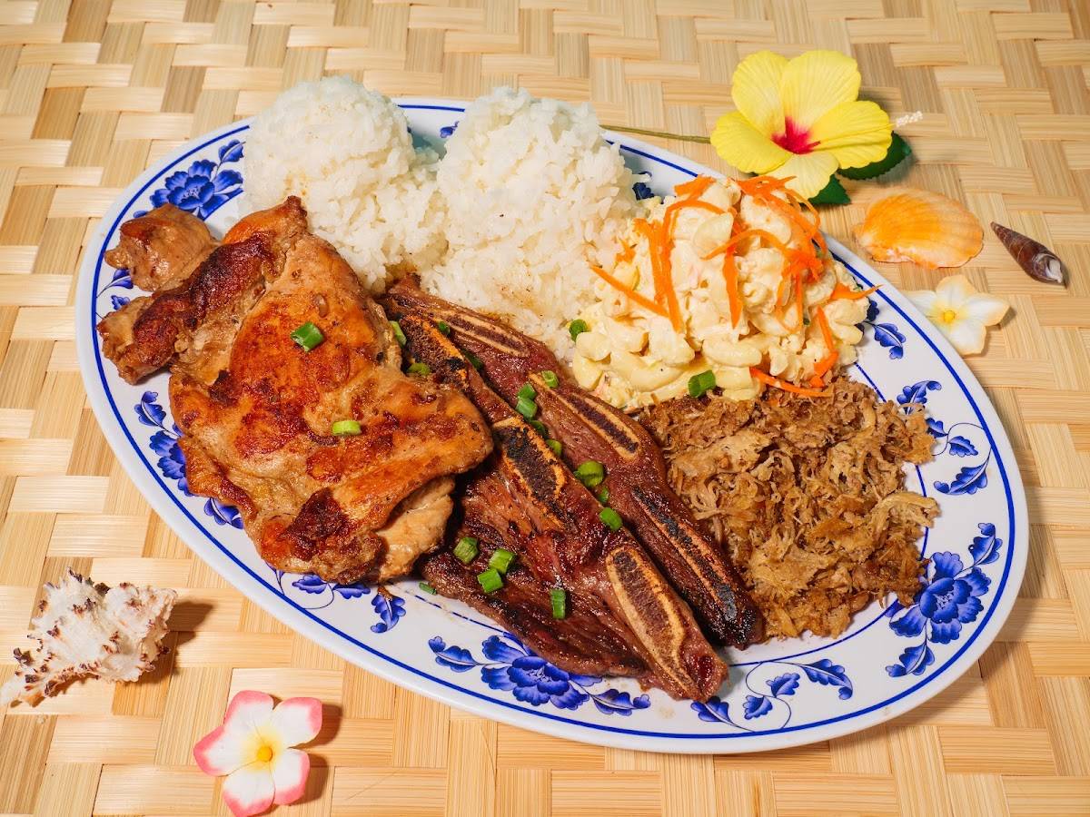 Rutt's Hawaiian Cafe & Catering West LA restaurant in Los Angeles - photo 2