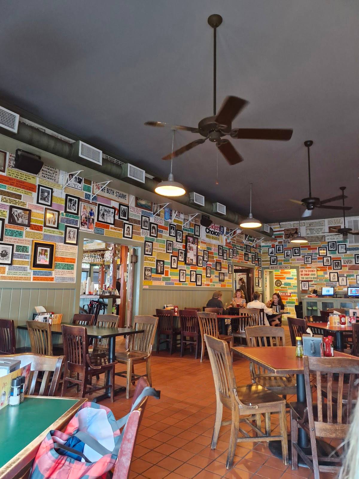 Wintzell's Oyster House restaurant in Mobile - photo 5