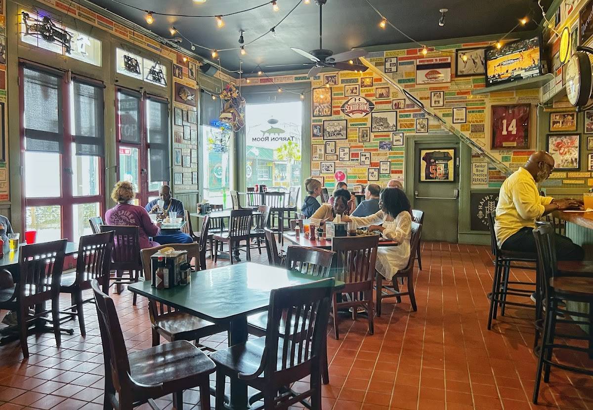 Wintzell's Oyster House restaurant in Mobile - photo 6