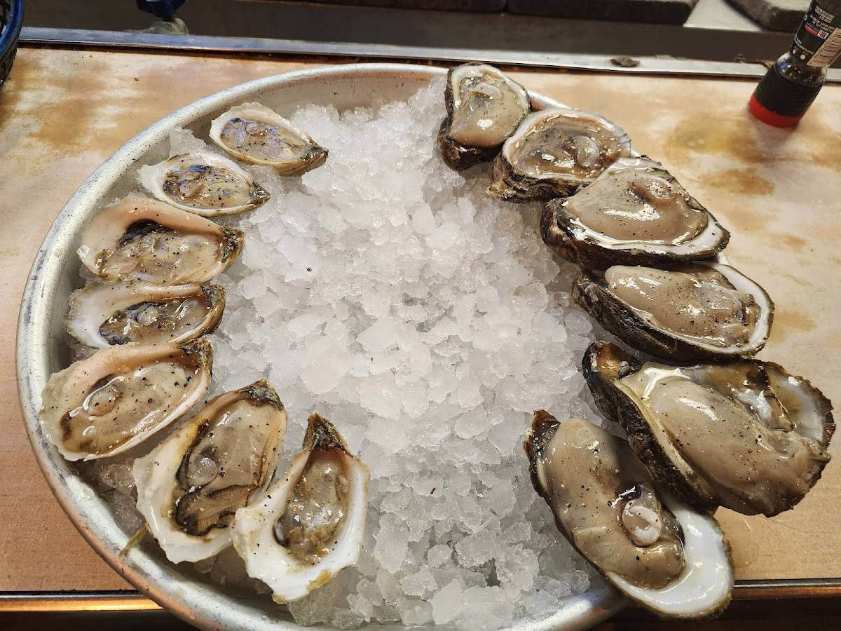 Wintzell's Oyster House restaurant in Mobile - photo 7