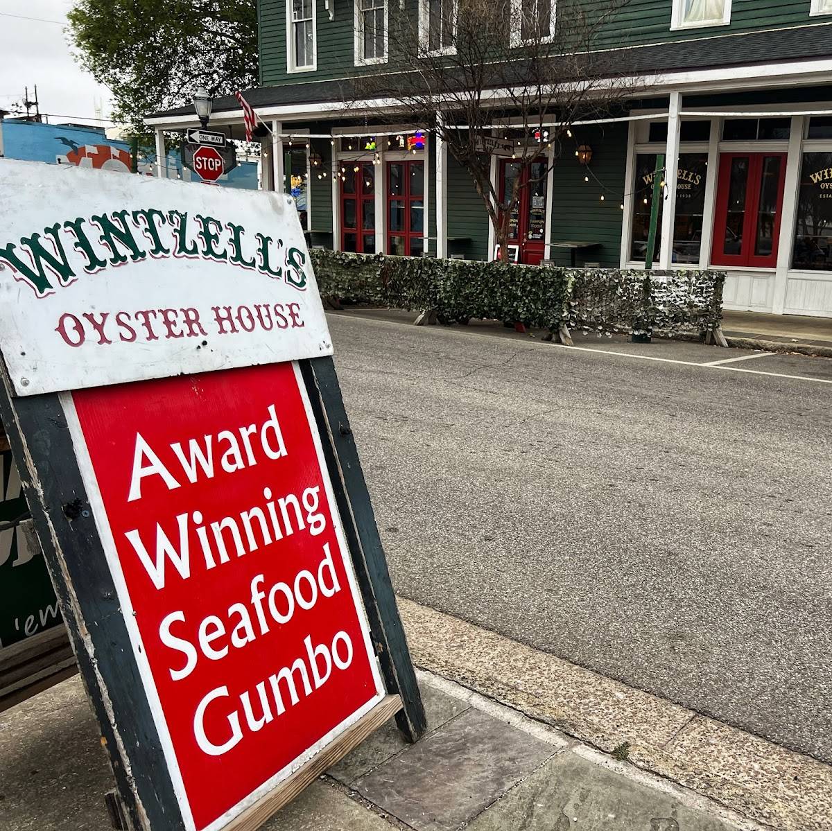 Wintzell's Oyster House restaurant in Mobile - photo 9