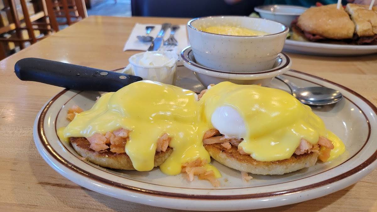 Mo's Egg House restaurant in Redmond - photo 9