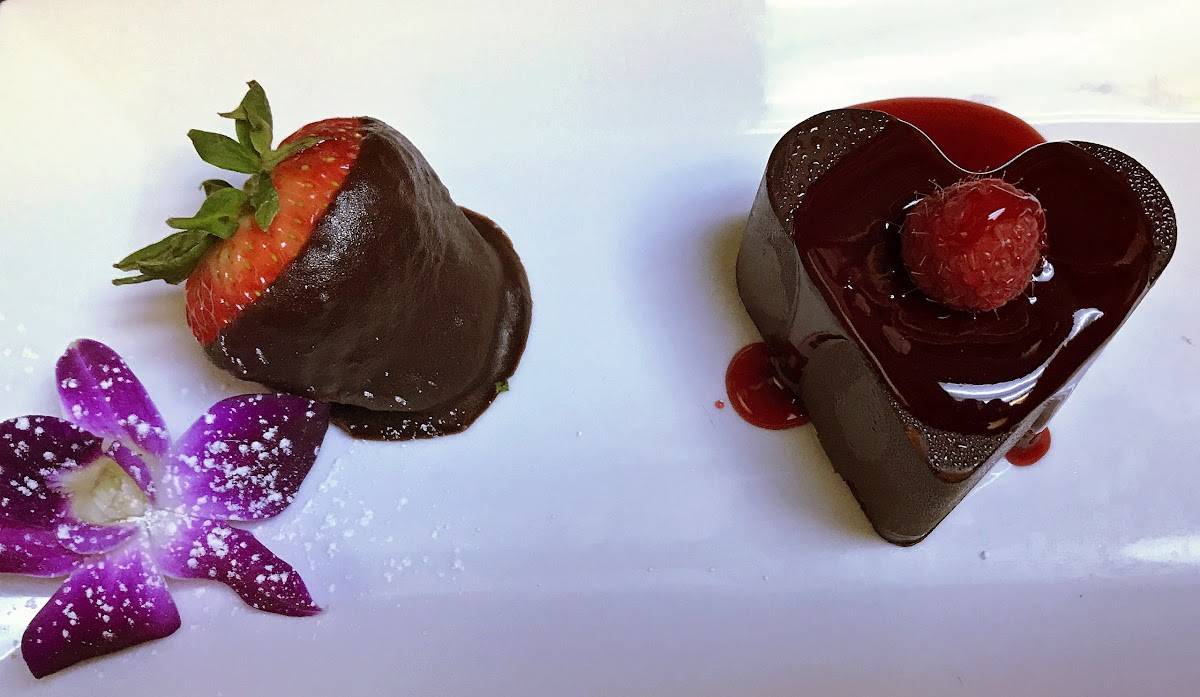 The Palms restaurant in Fresno - photo 2