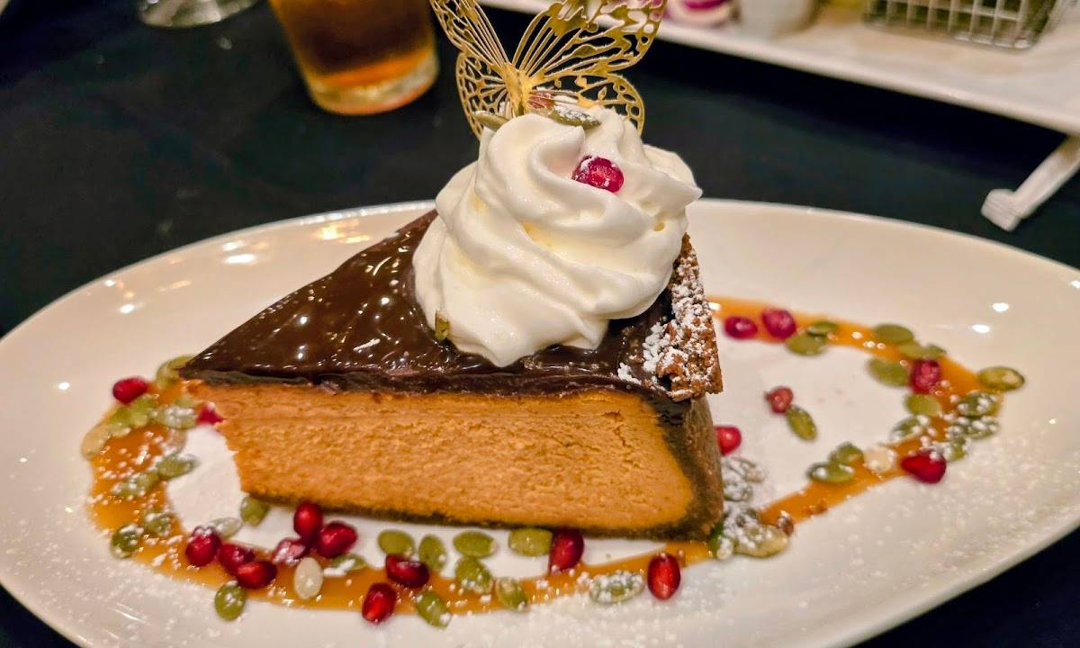 The Palms restaurant in Fresno - photo 5
