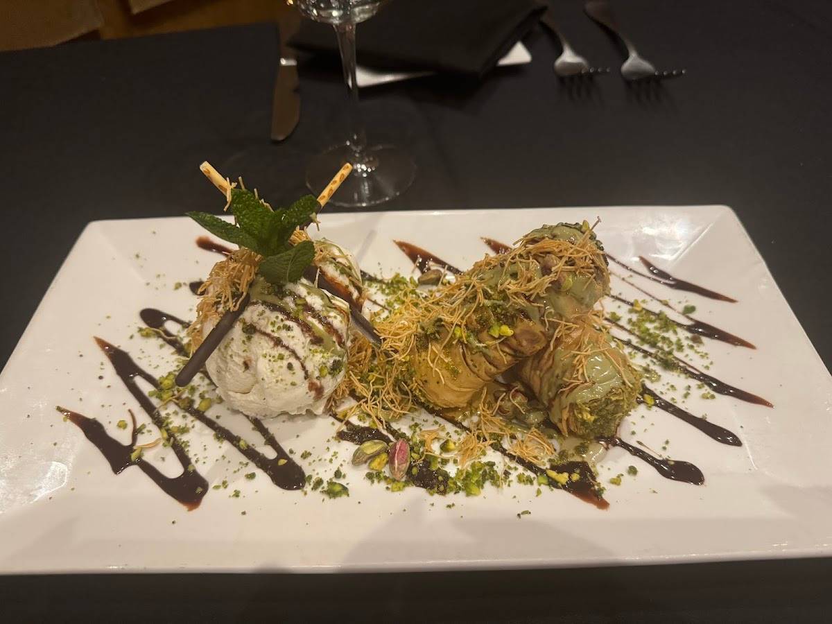 The Palms restaurant in Fresno - photo 9