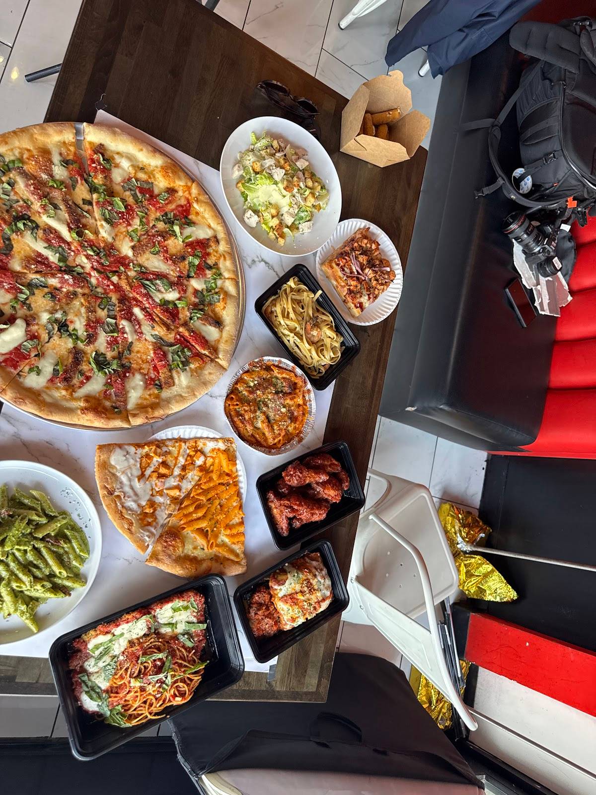 Varilla Pizza and Pasta restaurant in Los Angeles - photo 10