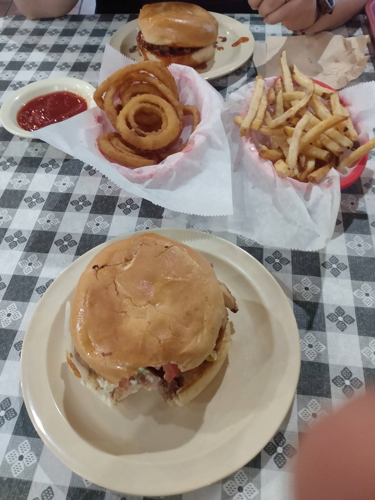 King's BBQ restaurant in Baytown - photo 10