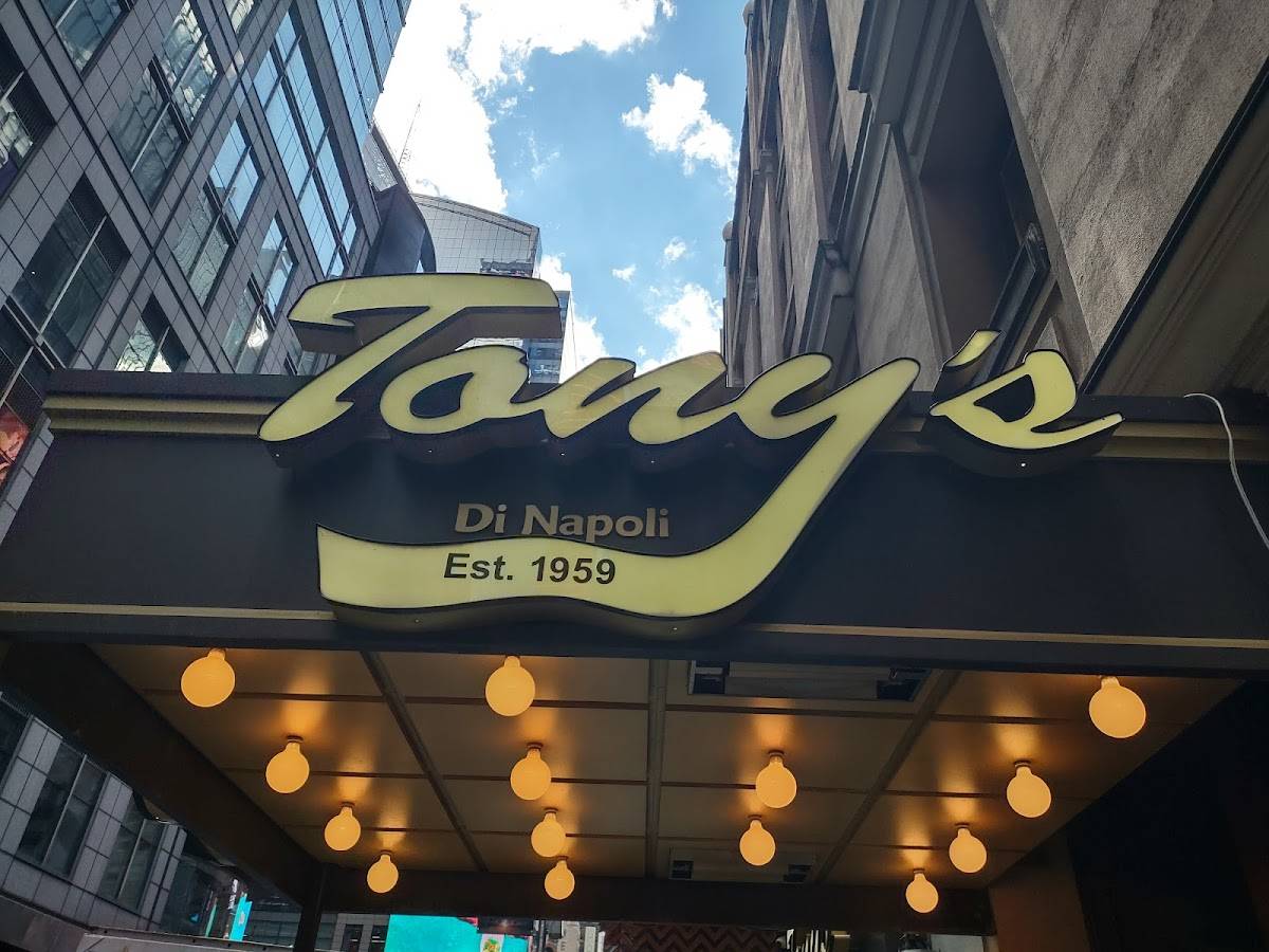 Tony's Di Napoli restaurant in New York - photo 7