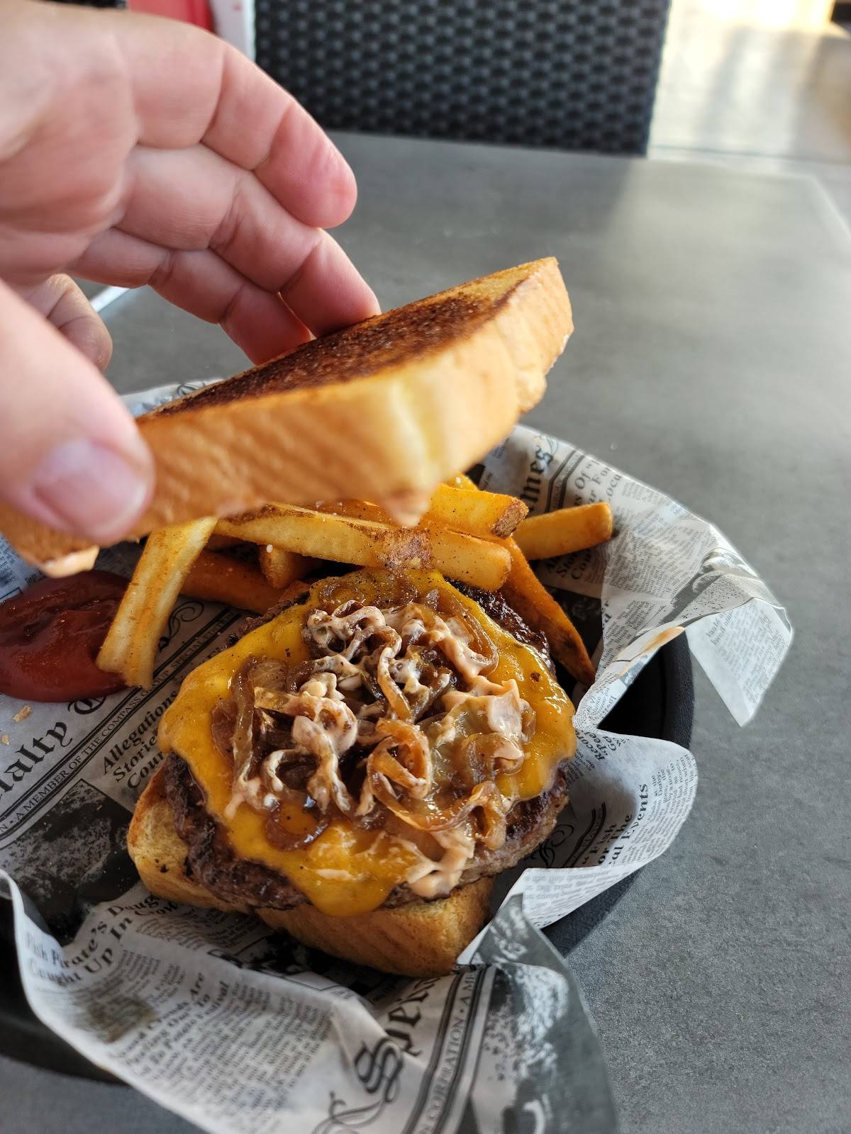 One Twenty Three Burger House restaurant in St Augustine - photo 2