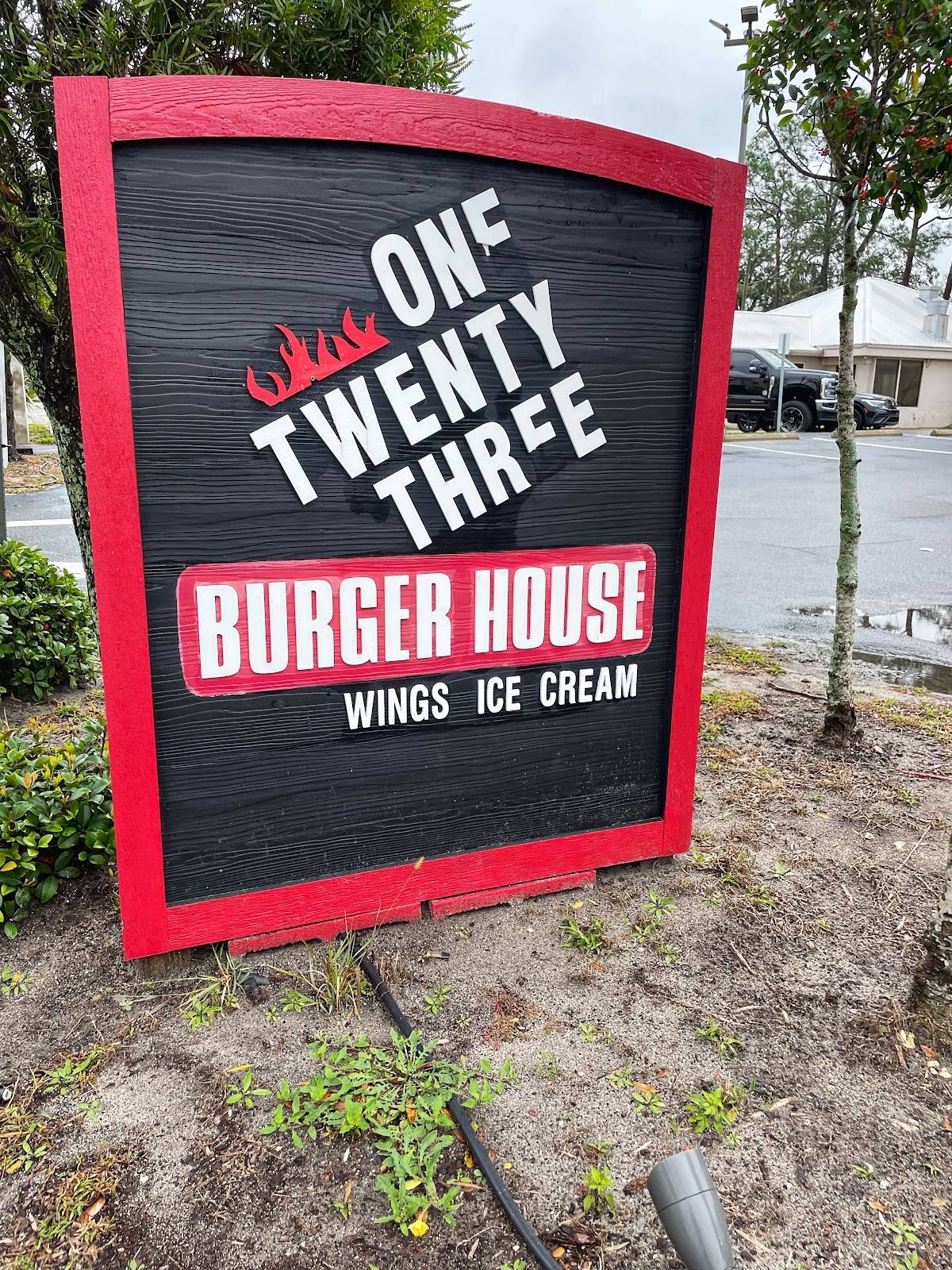 One Twenty Three Burger House restaurant in St Augustine - photo 6