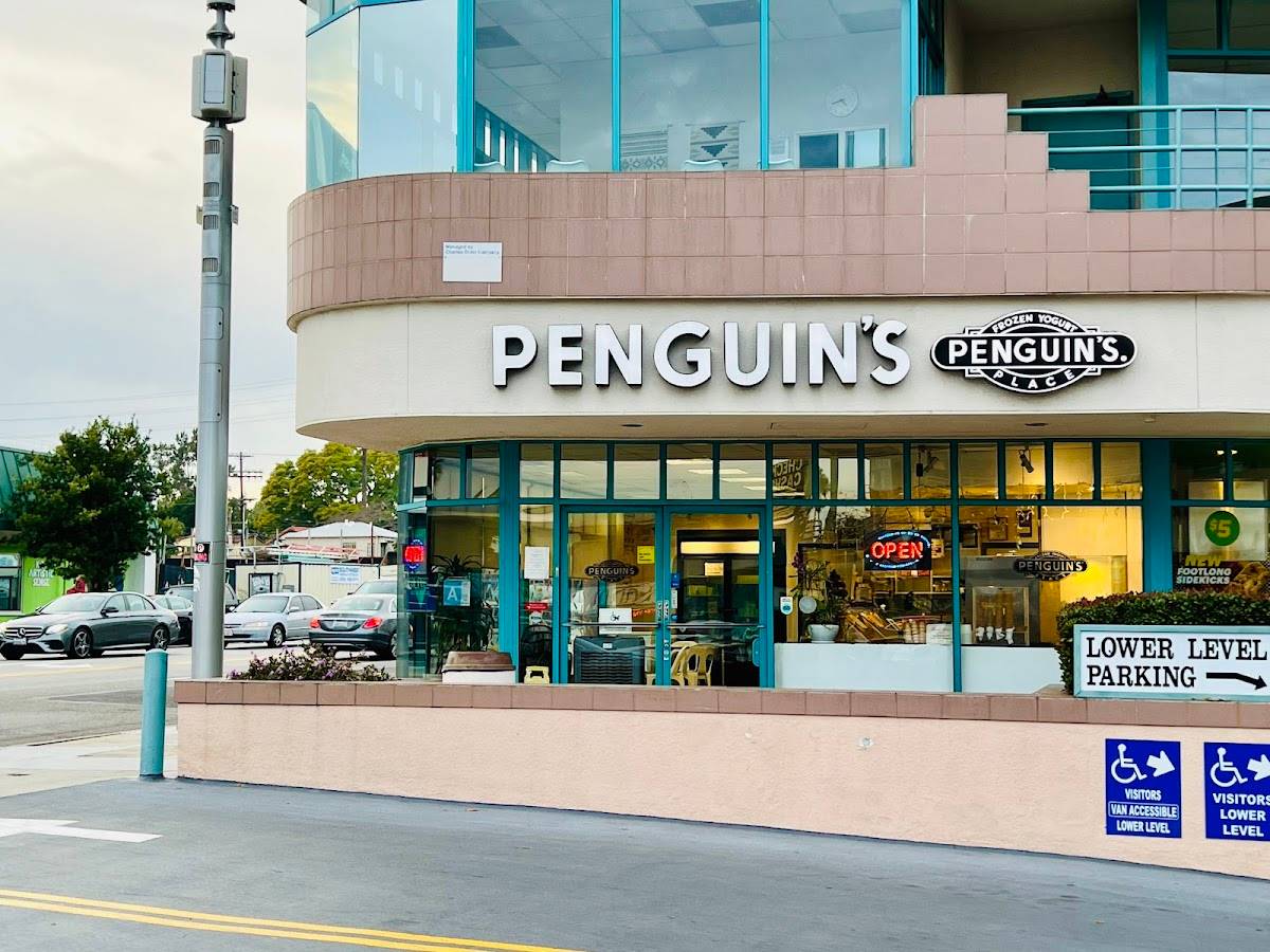 Penguin's Frozen Yogurt restaurant in Los Angeles - main photo