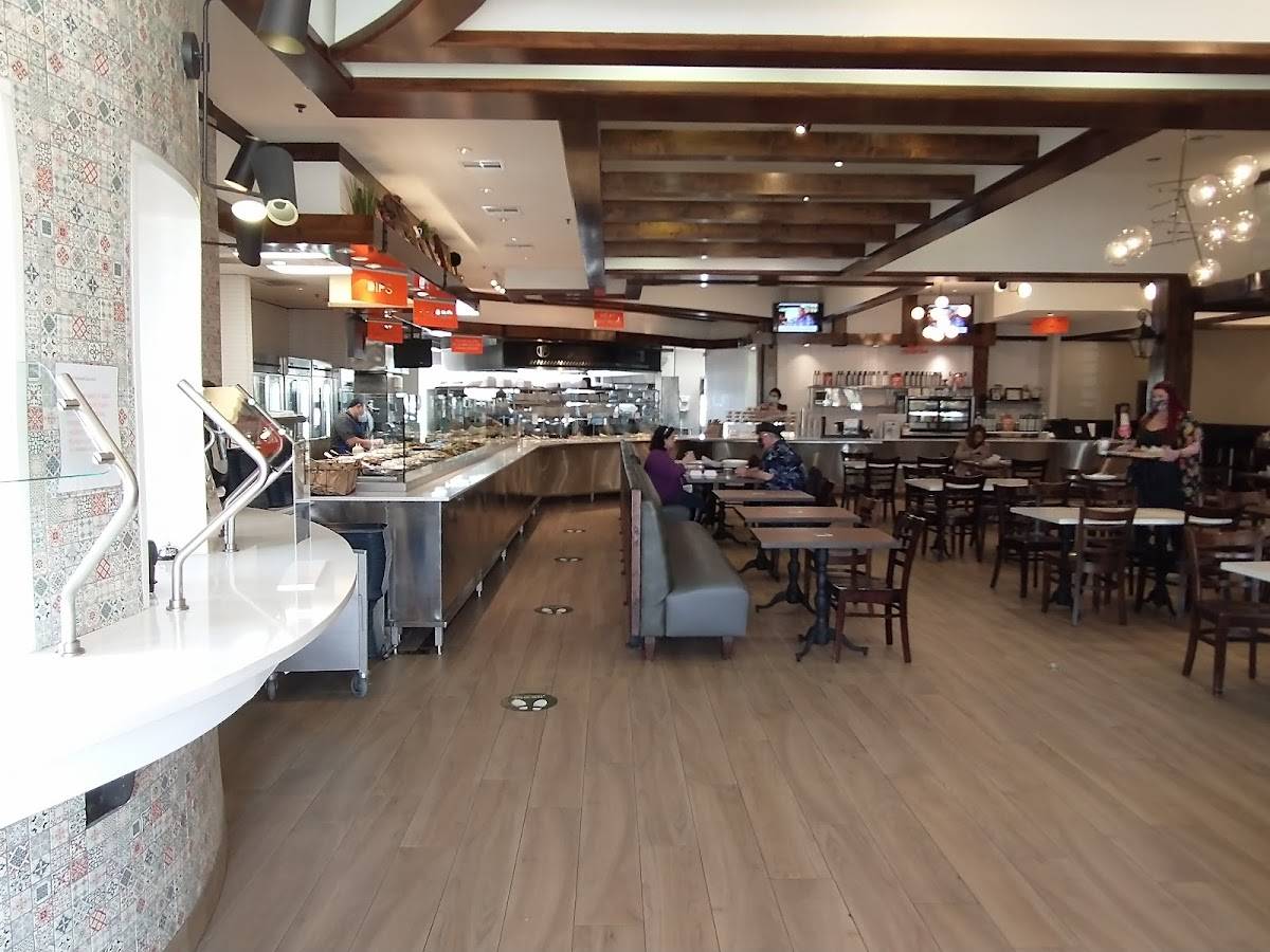 Fadi's Mediterranean Grill restaurant in Houston - photo 4