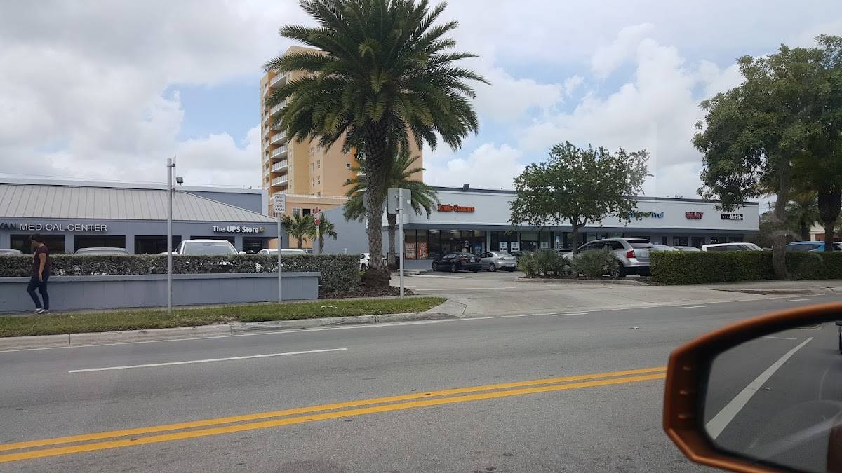 Little Caesars Pizza restaurant in Miami - photo 8