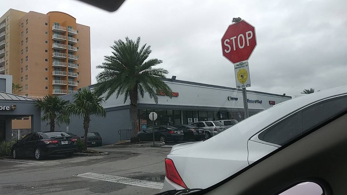 Little Caesars Pizza restaurant in Miami - photo 10