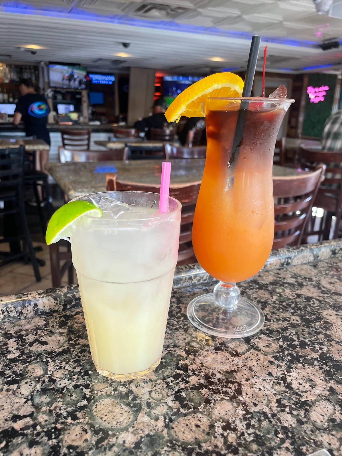 Hurricanes Bar & Grill restaurant in Huntington Beach - photo 5