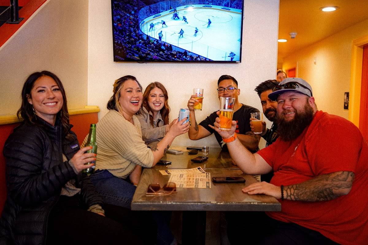 Dubs Sports Lounge restaurant in Reno - photo 3