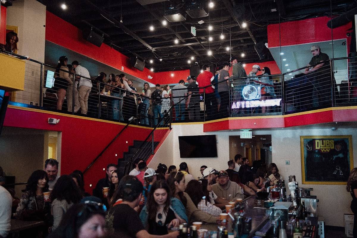 Dubs Sports Lounge restaurant in Reno - photo 5