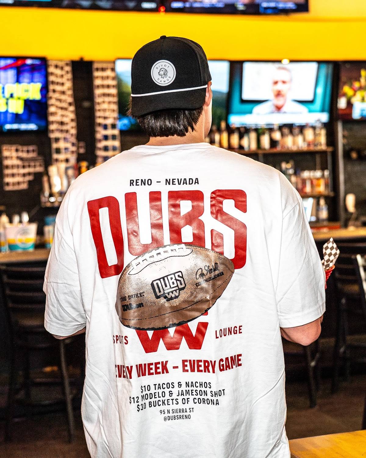 Dubs Sports Lounge restaurant in Reno - photo 6